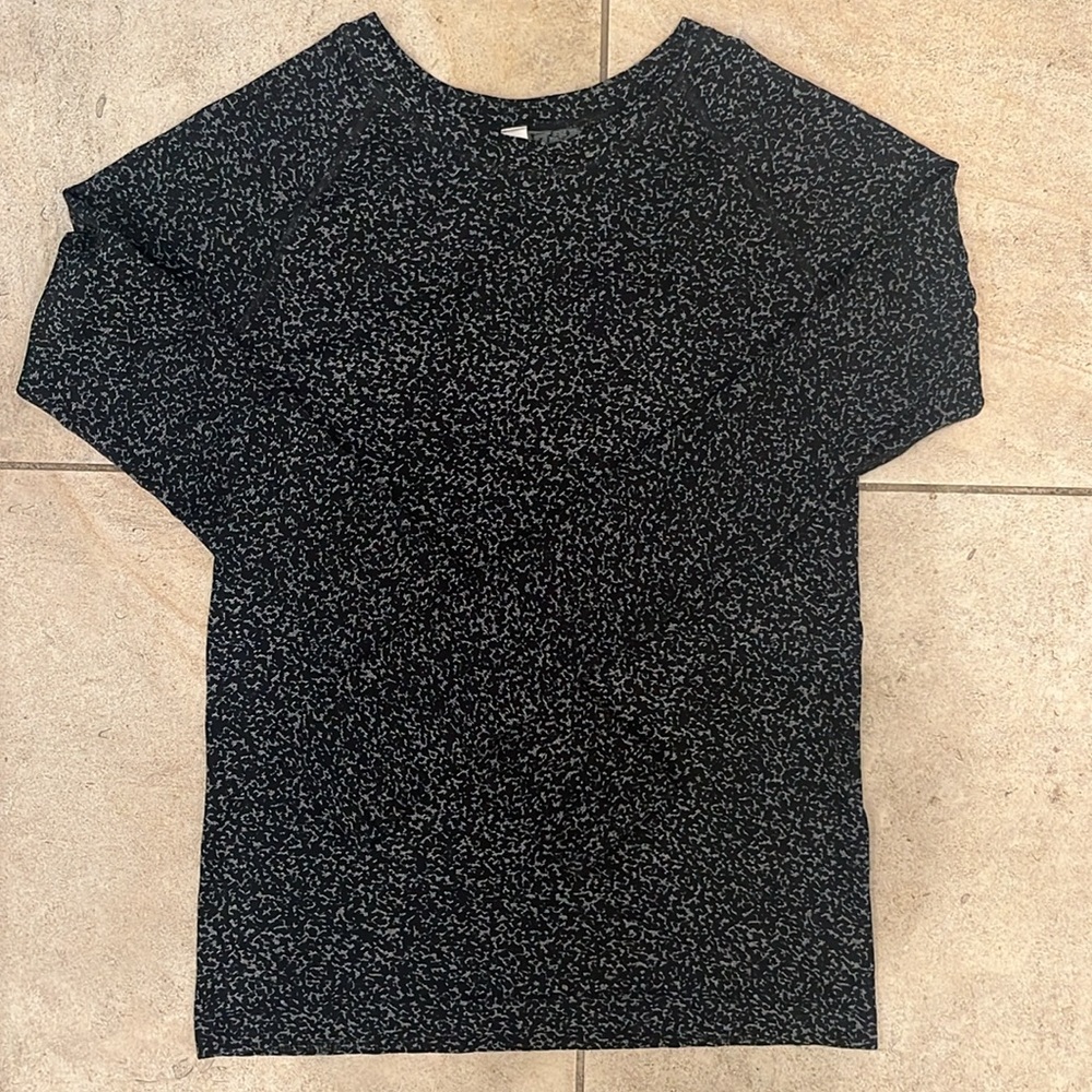 Athleta Momentum Top